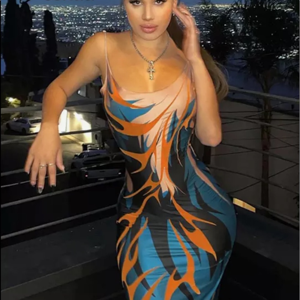 Printed backless strapless dress
